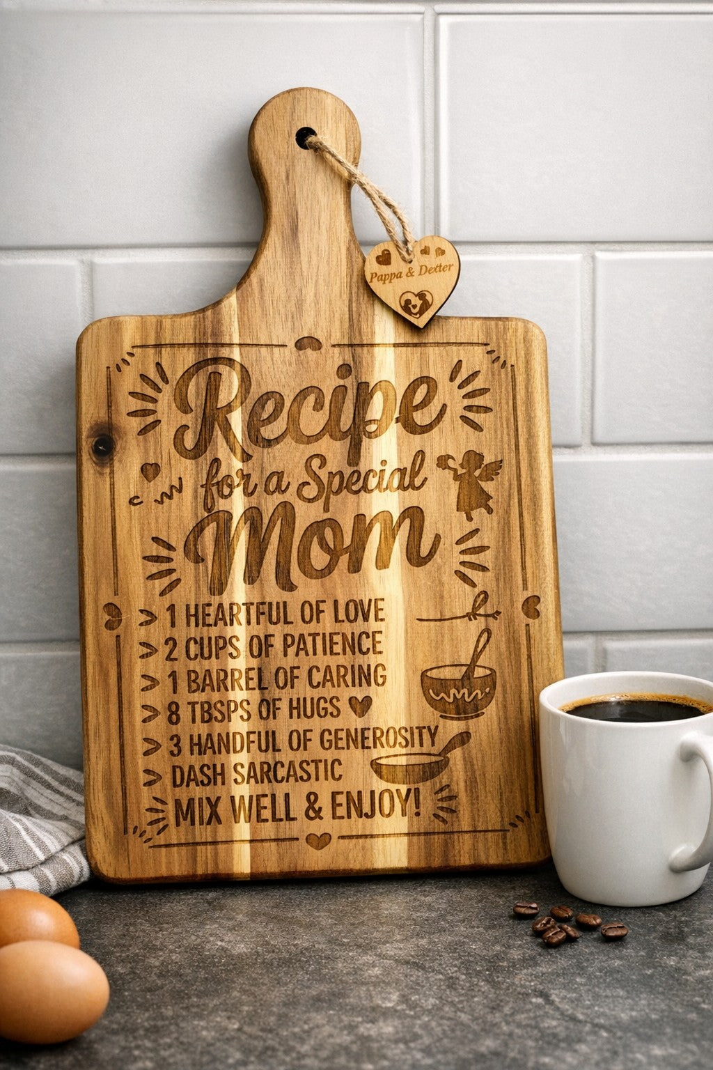 Graverad skärbräda – personlig present i trä